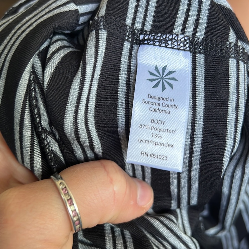 Athleta Stripes Chaturanga Capri Leggings. - Picture 7 of 8